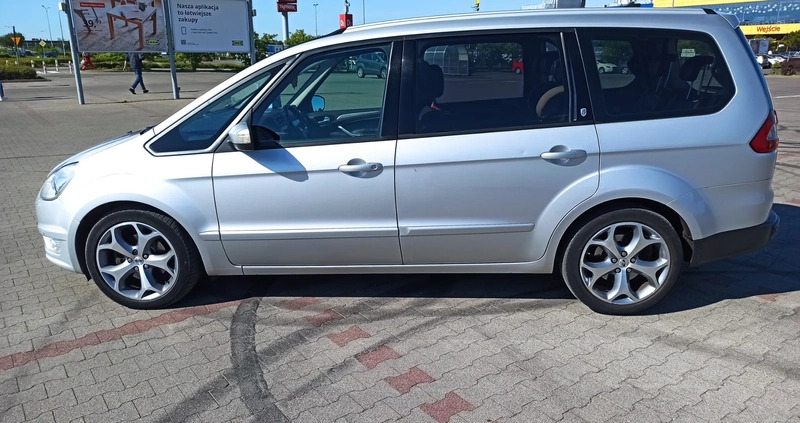 Ford Galaxy cena 35200 przebieg: 195000, rok produkcji 2011 z Ząbki małe 67